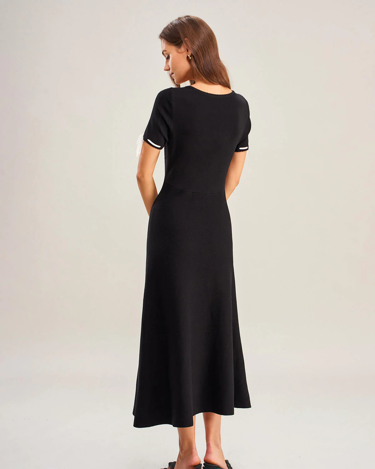 Black Contrasting A-Line Elegant Sweater Dress - Image 5