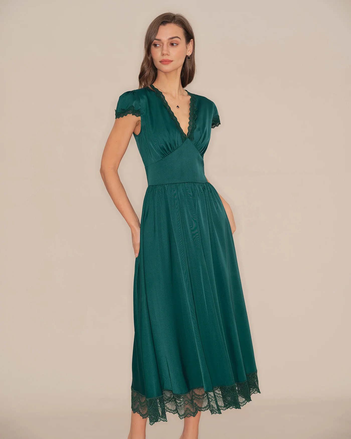 Green V Neck Lace Maxi Dress - Image 3