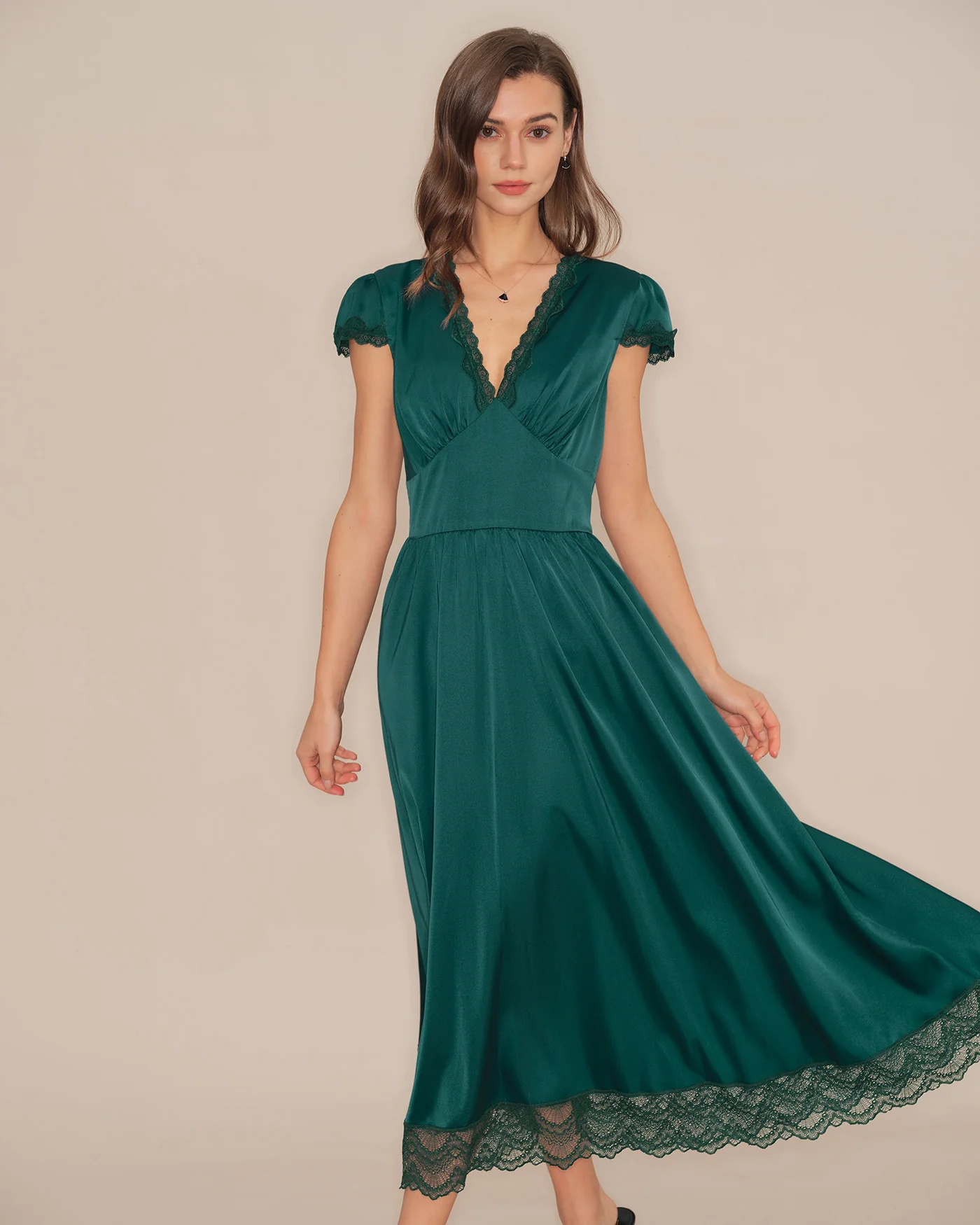 Green V Neck Lace Maxi Dress - Image 4