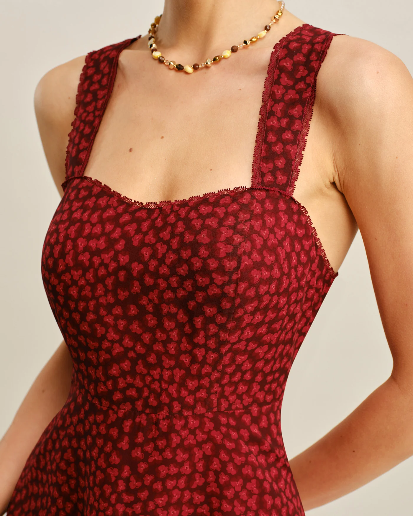 Red Sweetheart Neck Floral Midi Dress - Image 2