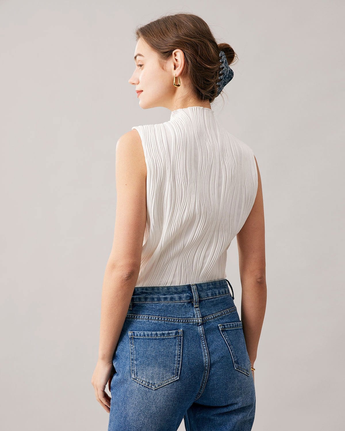 The Solid Mock Neck Water Ripple Textured Tank Top - Image 5