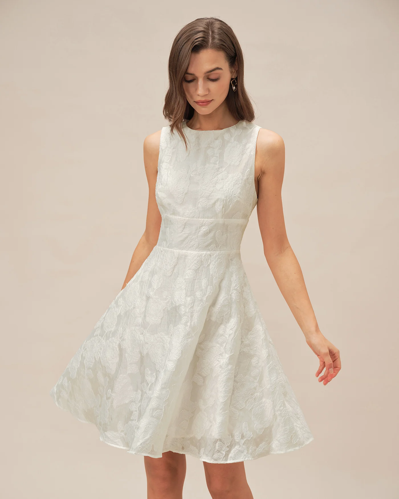 White Round Neck Jacquard Mini Dress - Image 3